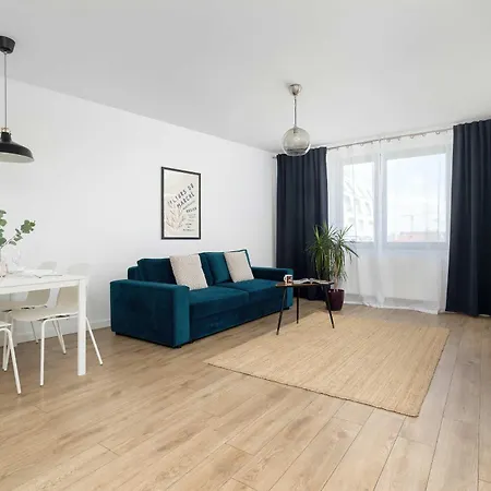 Διαμέρισμα Modern With Parking And Workspace By Renters Krasków